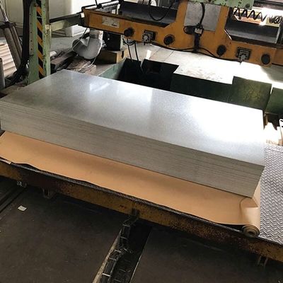 펀칭을 용접하는 JIS G3321 갈바륨 강철 코일 AZ121-Z150 갈바륨 명부